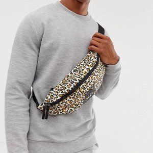 Nike Sportswear Leopard Big Logo Heritage Hip Waist Bag / Fanny Pack